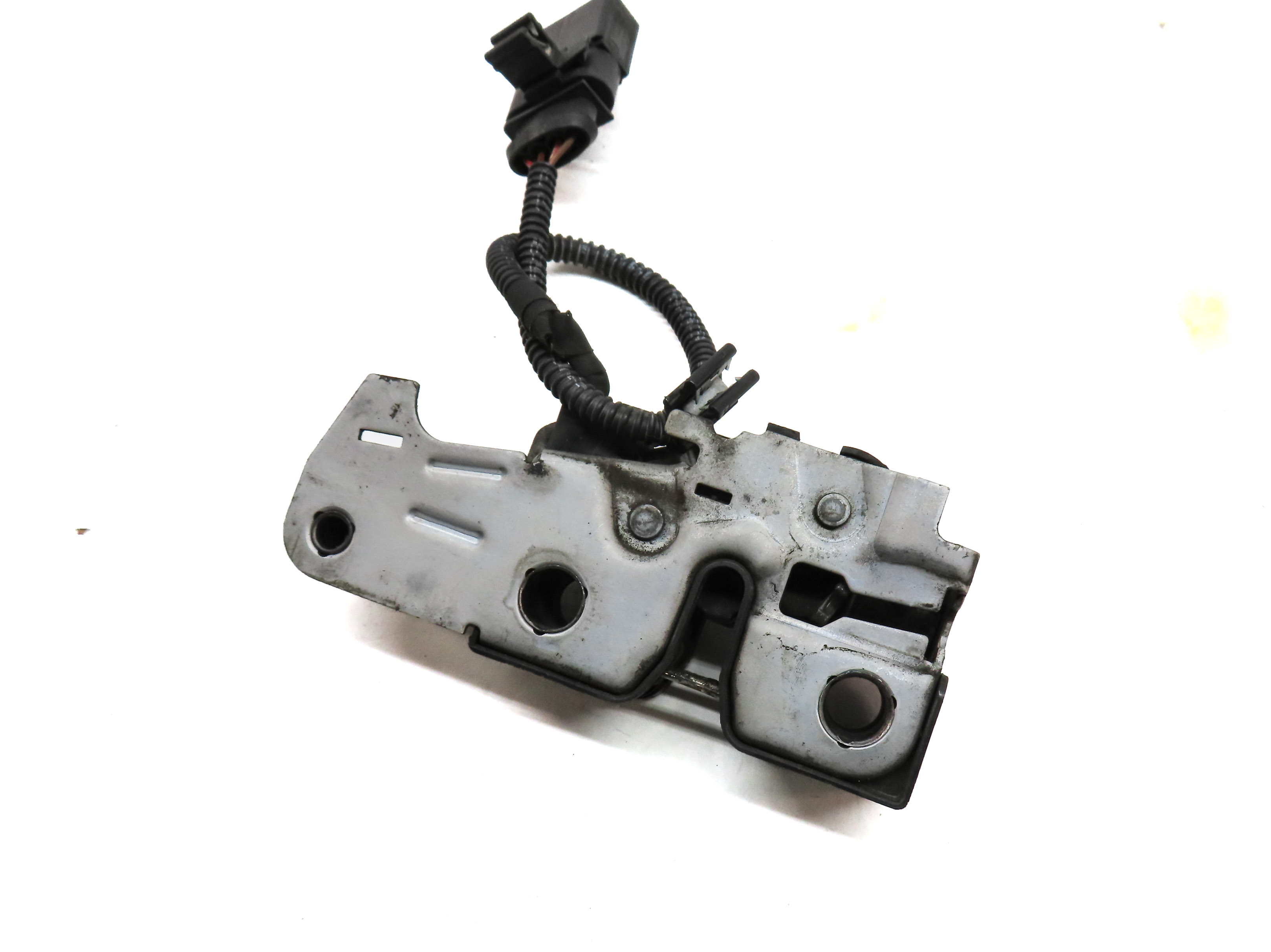 2013 PORSCHE CAYENNE (958) FRONT HOOD BONNET LID SAFETY CATCH LATCH ACTUATOR — exact item pictured